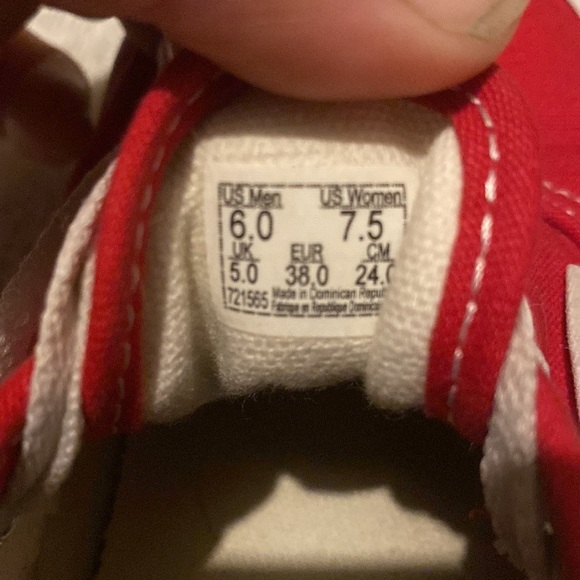 VANS Red Canvas Lace Up - Womens 7.5 -Mens 6 - Picture 3 of 5
